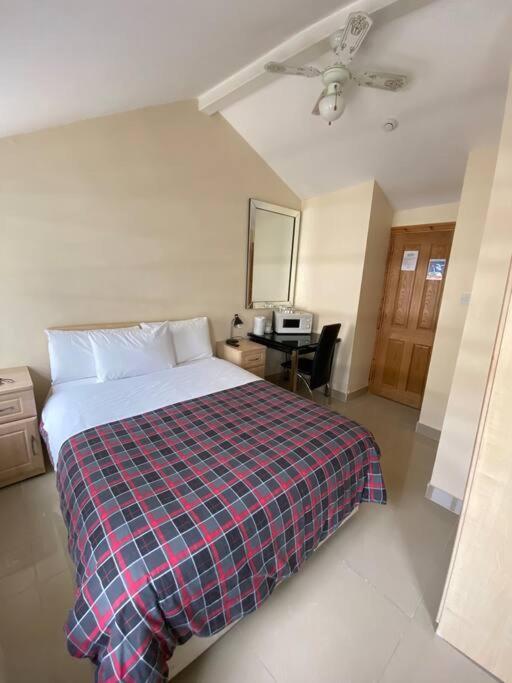 Studio To Let In Covent Garden With Kitchen Londra Dış mekan fotoğraf